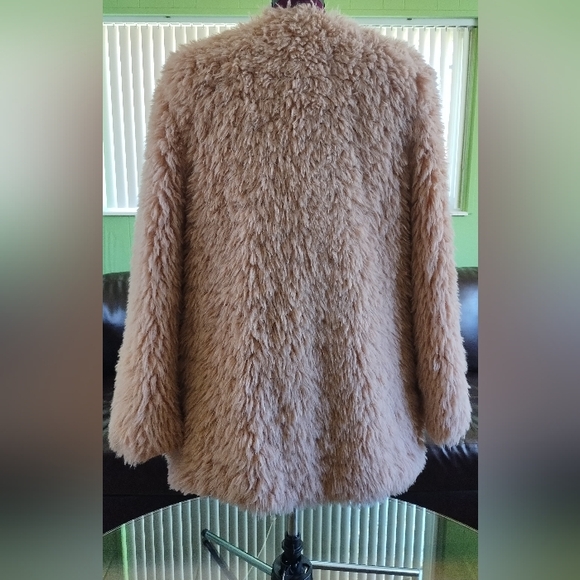 GB furry coat - Picture 2 of 10
